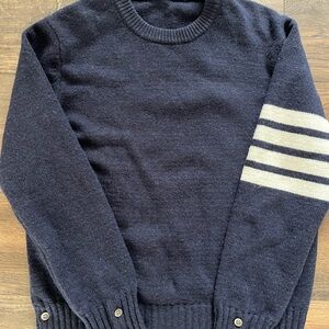 100% Italian Cashmere Navy Stripe Sleeve Crewneck Sweater M Luxury Knit